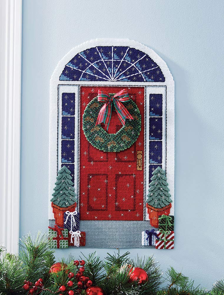 Amazon.com: Mary Maxim Holiday Door Wall Hanging Plastic Canvas Kit